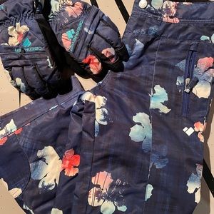Obermeyer Girls Ski pants matching gloves